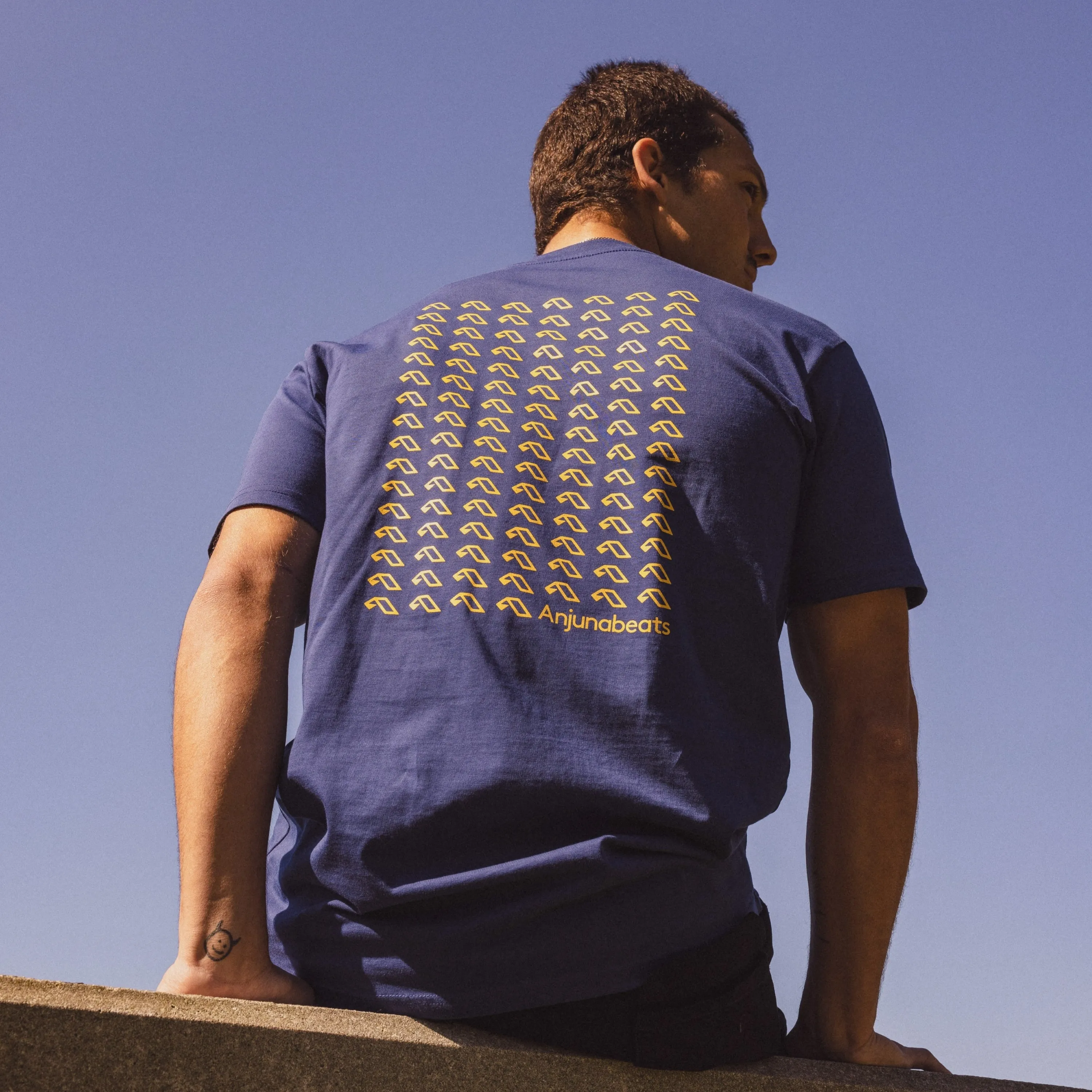 Anjunabeats Outdoors Tee / Cobalt