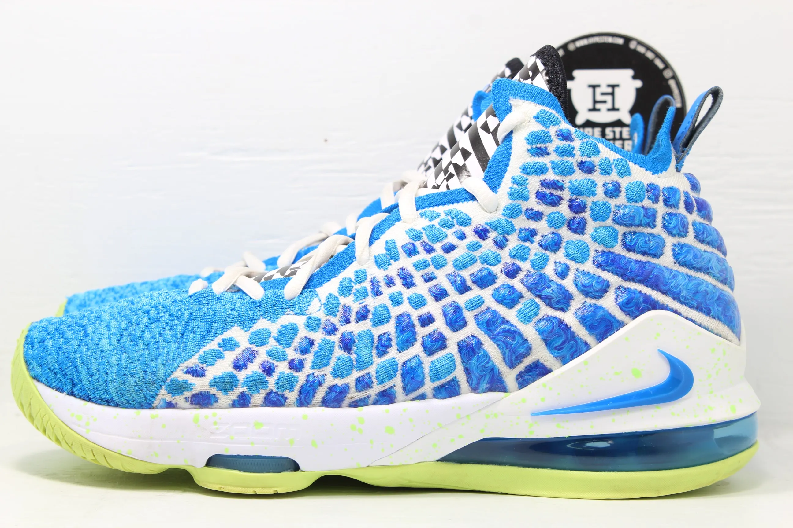 Nike LeBron 17 Sprite (GS)